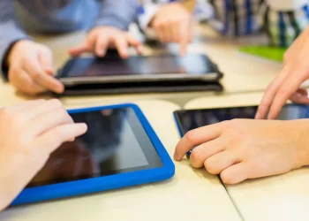 Ireland Moves to Ban Social Media for Under-16s as Cabinet Approves New Digital Safeguards