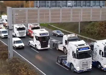 Gardaí Warn of Massive Delays Amidst Rolling Blockade Fuel Demos